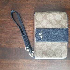Wristlet coach